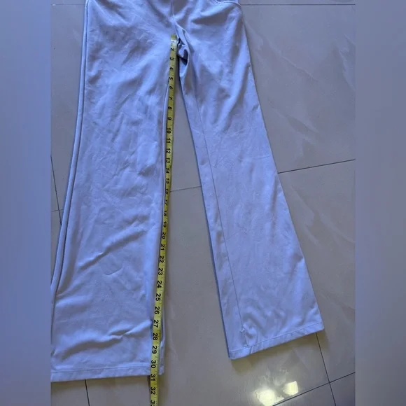 IUGA Wide Leg Yoga Pants Size: Medium pockets polyester spandex - Picture 11 of 13